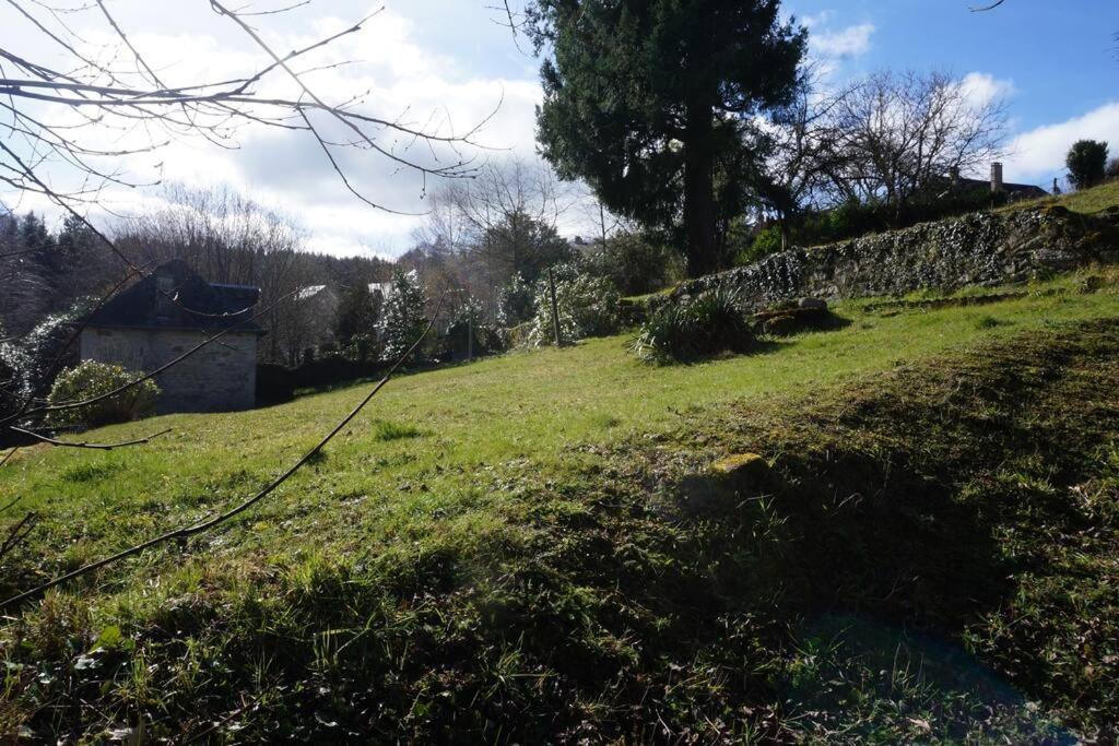 Le Clos Du 10 Treignac Exterior photo